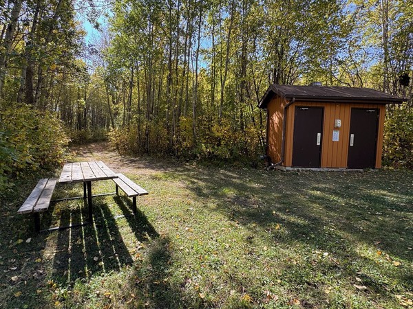 The nicely appointed rest stop where the "Cycling Connector" means Round Up Trail