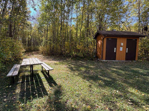 The nicely appointed rest stop where the "Cycling Connector" means Round Up Trail