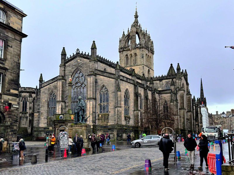 St Giles' Cathedral on a Easter Sunday morning