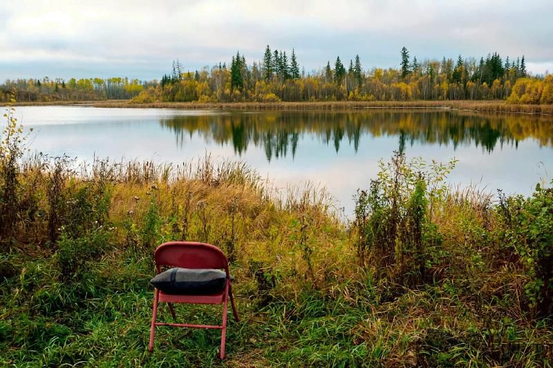 Someone has added a cushion to help prolong sitting sessions